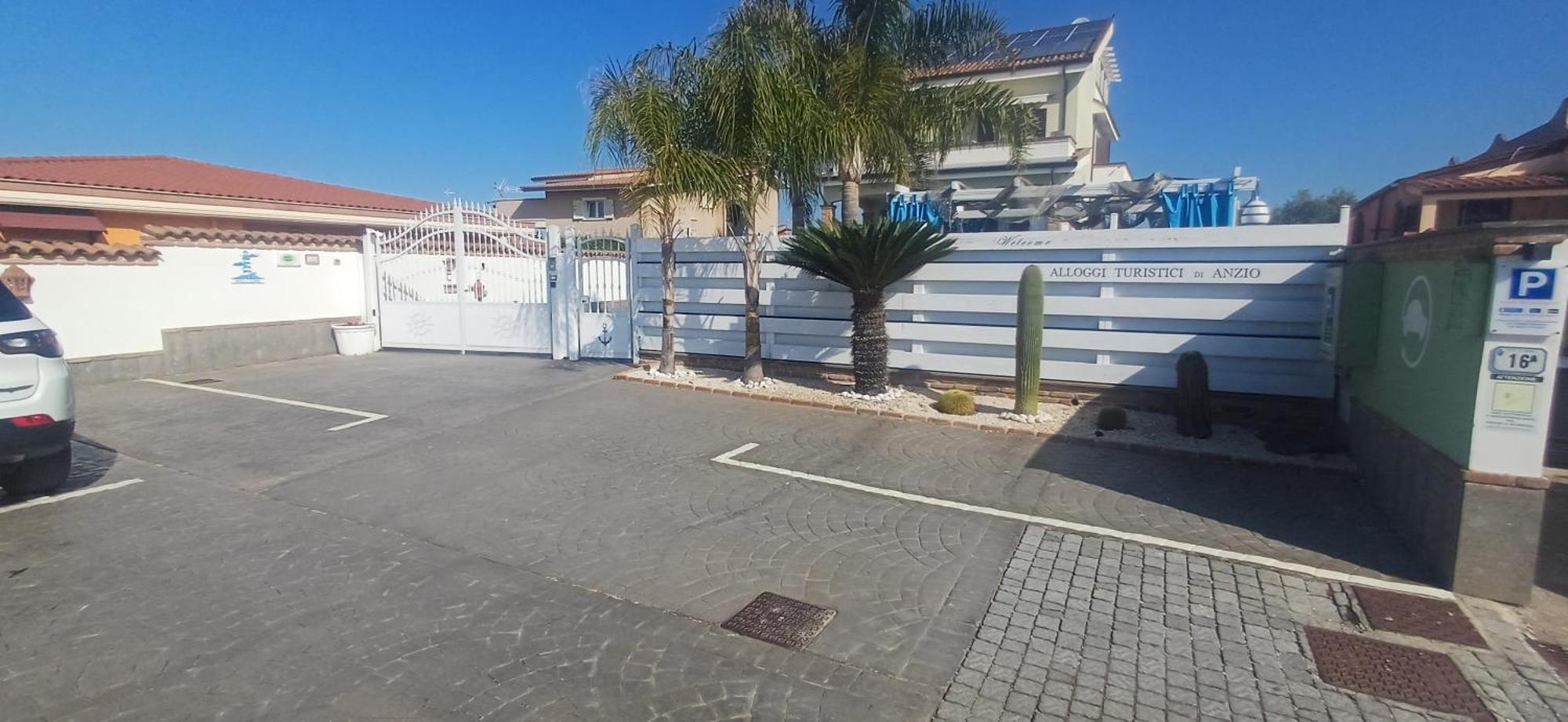 Alloggi Turistici Con Piscina Palestra Jacuzzi Sauna Anzio Exterior foto